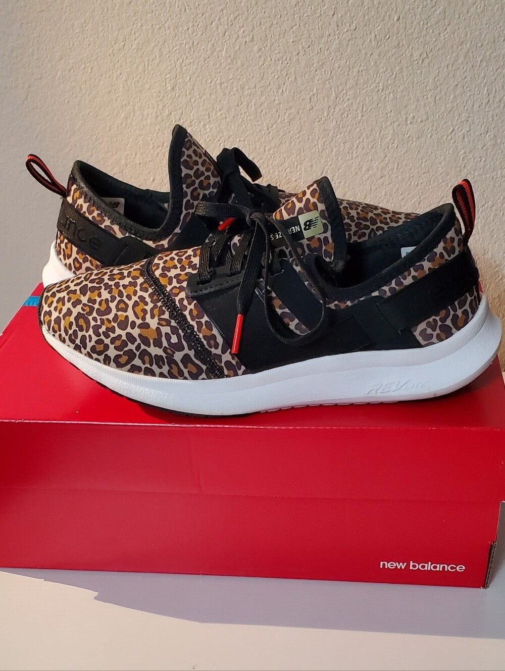 New Balance Women's 8 Leopard Cheetah Animal Print Training Shoes